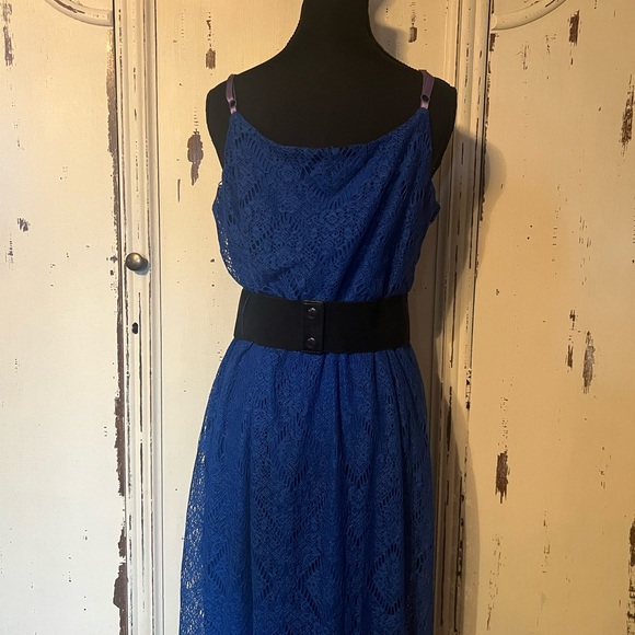 Beautiful long blue lace dress with under slip sheer lace bottom - Picture 3 of 15